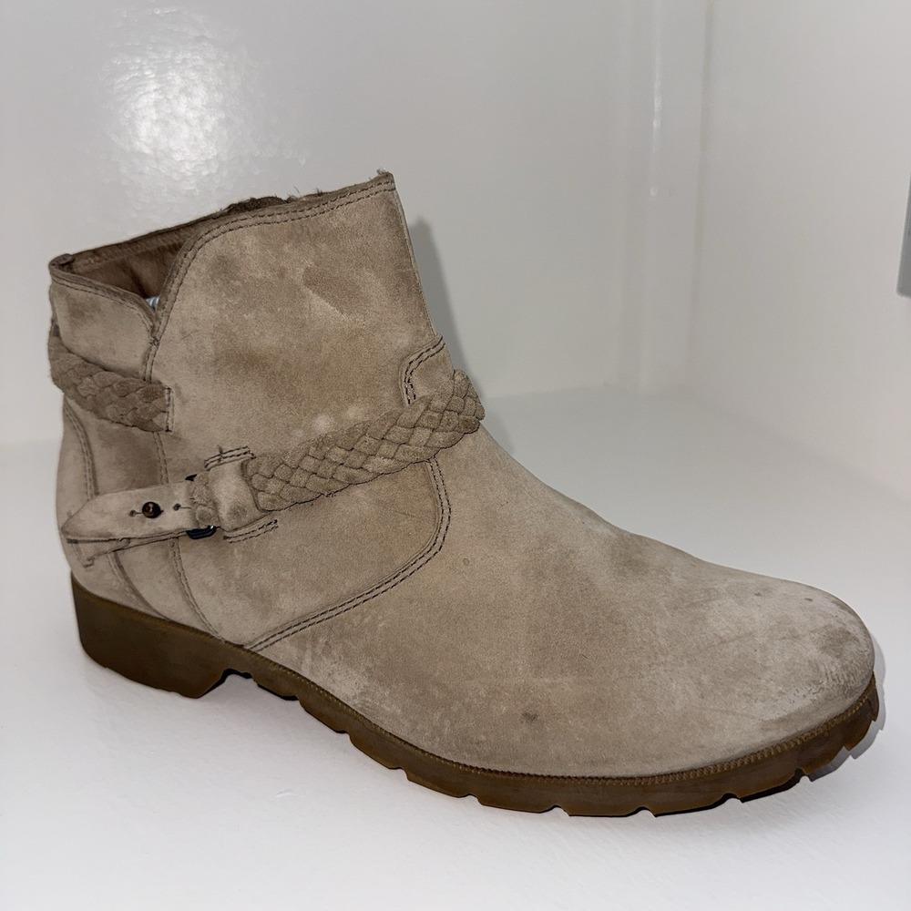 Teva Delavina Waterproof Beige Suede Ankle Booties Zip Boots Women's 10 1008601
